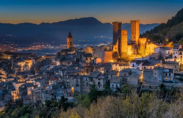 Akşam Işıklı Pacentro Aquila Eyaletindeki Ortaçağ Köyü Abruzzo Orta Italya — Stok fotoğraf