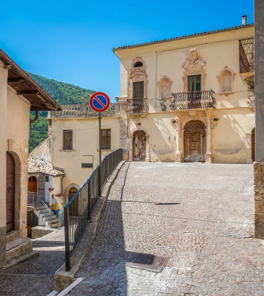 Pettorano Gizio イタリア アブルッツォ州ラクイラ県の農村で風光明媚な光景 — ストック写真