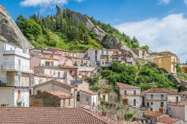 Pietrapertosa, Severus'u Dolomites, il Potenza, Basilicata, İtalya'nın küçükbir köyün doğal görünürde.