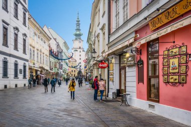 Bratislava, Slovakya içinde doğal sabah kış görüntülemek.