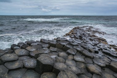 Giant 's Causeway, Kuzey Irlanda 'da kaya oluşumları