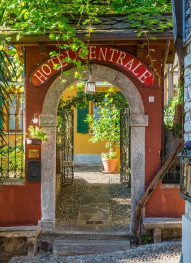 Bellagio doğal görünürde bir yaz öğleden sonra. Lake Como, Lombardiya, İtalya. 
