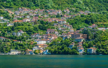 Feribot, güzel köy Lake Como, Lombardiya, İtalya'dan görüldüğü gibi Nesso.