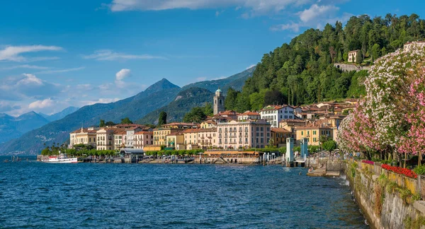 Lungomare Bellagio Una Soleggiata Giornata Estiva Lago Como Lombardia Italia — Foto Stock