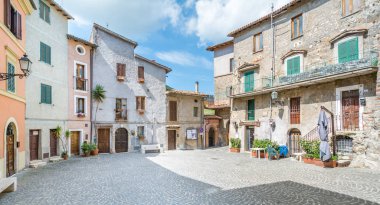 Anticoli Corrado, Metropolitan şehir Roma Lazio, İtalyan bölgesinde (belediye) İtalya'nın Roma'nın 40 kilometre kuzeydoğusunda yer alan.