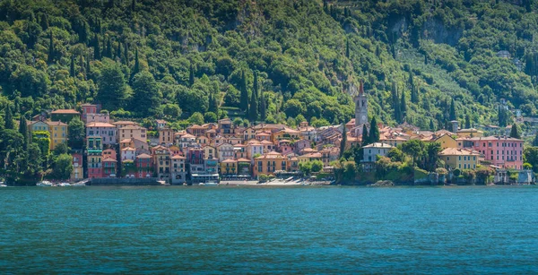 Krásné Varenna Nábřeží Slunečného Letního Odpoledne Jezero Como Lombardie Itálie — Stock fotografie