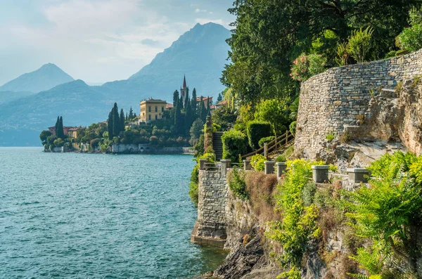 Gyönyörű Villa Monastero Varenna Egy Napsütéses Nyári Napon Comói Lombardia — Stock Fotó