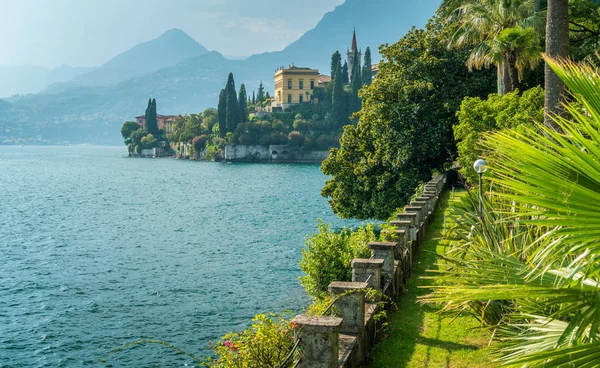 Gyönyörű Villa Monastero Varenna Egy Napsütéses Nyári Napon Comói Lombardia — Stock Fotó