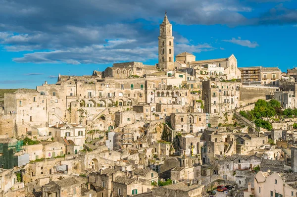 Malerischer Blick auf das Viertel "sassi" in Matera, in der Region der Basilikata, Süditalien. — Stockfoto