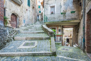 Anticoli Corrado, Metropolitan şehir Roma Lazio, İtalyan bölgesinde (belediye) İtalya'nın Roma'nın 40 kilometre kuzeydoğusunda yer alan.