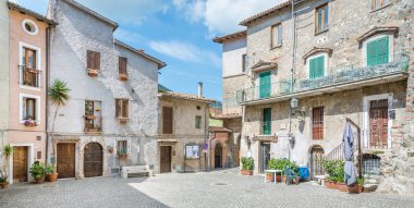 Anticoli Corrado, Metropolitan şehir Roma Lazio, İtalyan bölgesinde (belediye) İtalya'nın Roma'nın 40 kilometre kuzeydoğusunda yer alan.