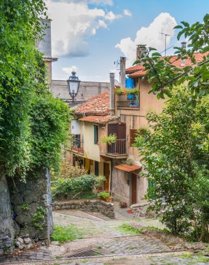 Nemi, Roma, Lazio, İtalya 'daki gölün kıyısındaki güzel köy..