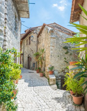 Roviano manzaralı manzara, Roma Metropolitan City yılında Italyan bölgesi Latium, yaklaşık 45 km kuzeydoğusunda Roma 'da bulunan Comune.