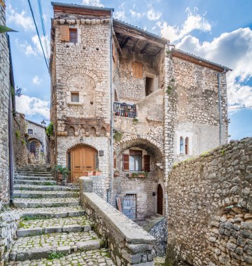 Sermoneta manzaralı manzara, Latina Province ortaçağ köyü, Italya
