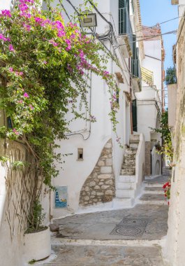 Yaz manzarası Sperlonga, Latina Eyaleti, Lazio, orta Italya.