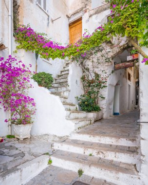 Yaz manzarası Sperlonga, Latina Eyaleti, Lazio, orta Italya.
