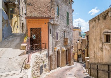 Subiaco eski şehir bir yaz sabahı, Roma, Latium, orta Italya Eyaleti. 