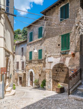 Subiaco eski şehir bir yaz sabahı, Roma, Latium, orta Italya Eyaleti. 
