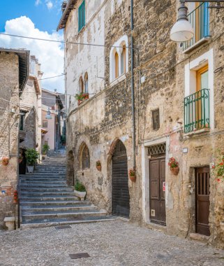 Subiaco eski şehir bir yaz sabahı, Roma, Latium, orta Italya Eyaleti. 