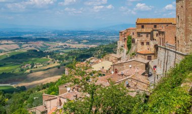 Montepulciano, Siena eyaletinin ünlü Ortaçağ kenti. Toskana, İtalya.