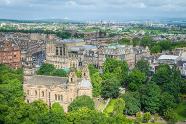 Edinburgh Kalesi duvarlarından panoramik manzara, İskoçya.