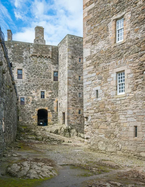 黑人城堡 在苏格兰法尔克尔克市议会区奥莫尼莫村附近 — 图库照片