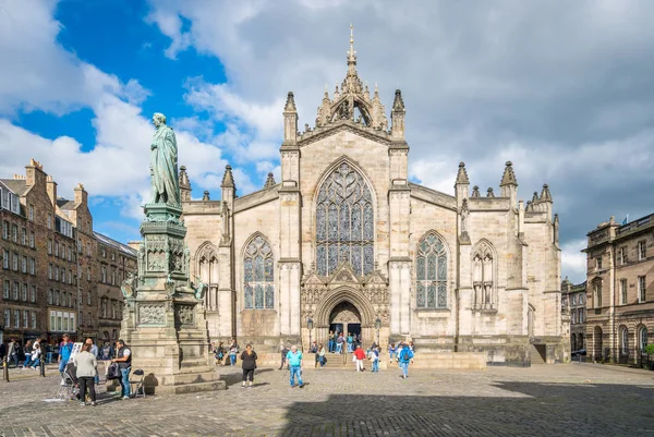 Huvudfasaden Till Giles Cathedral Edinburgh Sommar Eftermiddag Skottland Juni 2017 — Stockfoto