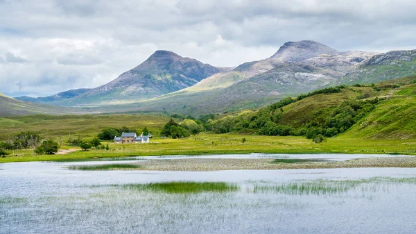 Typiskt Skotskt Landskap Nära Loch Damh Närheten Glen Shieldaig Och — Stockfoto