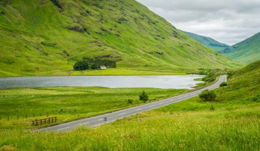 Glencoe, Scottish Highlands bir bulutlu yaz öğleden sonra manzaralı manzara.