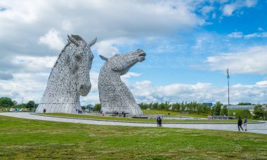 Bir yaz öğleden sonra Kelpies, Falkirk, Iskoçya.