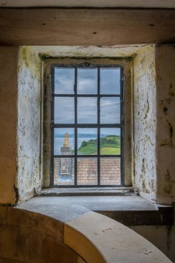 DuArt Kalesi 'nin pencere Körfezi, Mull Adası, Iskoçya 'ya bakıyor. Temmuz-04-2017