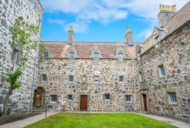 DuArt Kalesi, Mull Adası, Iskoçya ana avlu. Temmuz-04-2017