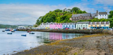 Renkli Portree, Skye Isle, İskoçya ana şehir.