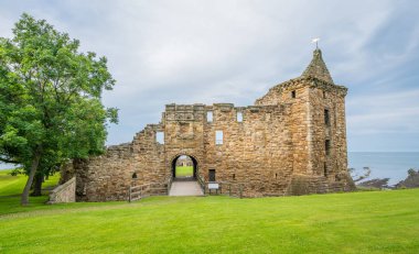 Saint Andrew 's Castle, Fife, Scotland ana cephesi.