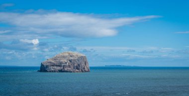 Bass rock, Tantallon Kalesi 'nden görünüm.