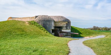 Longues sur Mer bataryası, Normandiya, Fransa.