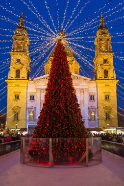 Noel pazarı-Saint Stephen Basilica Square, Budapeşte, Macaristan