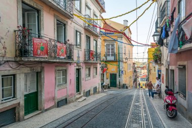 Ünlü Elevador da Bica, Bairro Alto, Lizbon, Portekiz.