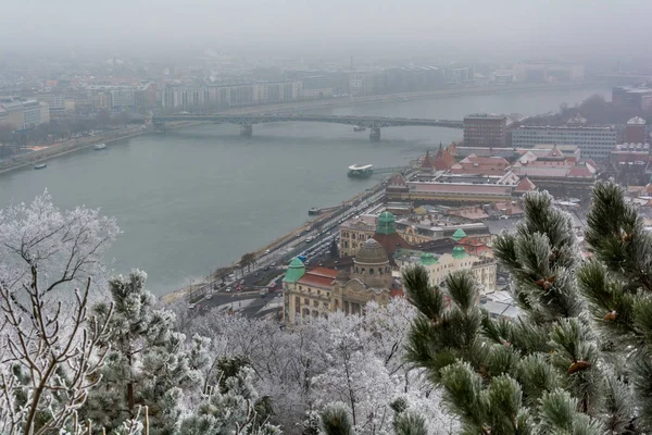 Petofi Bridge View Gellert Hill Snowy December Morning Budapest — Stock Photo, Image