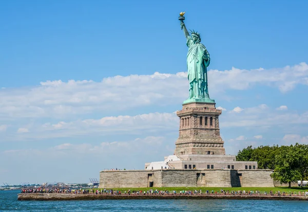 Statua Wolności Słoneczny Dzień Nowy Jork — Zdjęcie stockowe