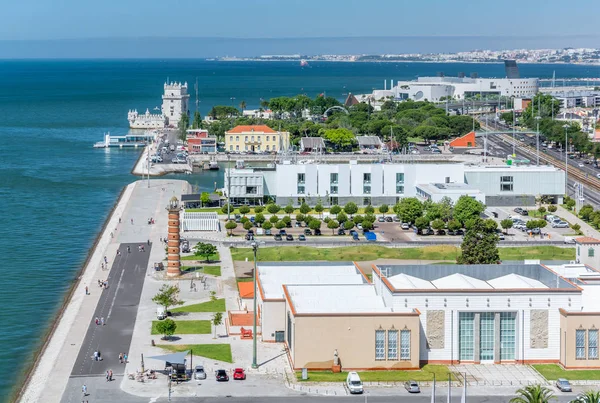 Keşifler Anıtı panoramik görünümü, Lizbon, Portekiz.