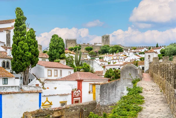 Γραφικό Καλοκαιρινό Θέαμα Στην Όβιδος Συνοικία Λεϊρία Πορτογαλία — Φωτογραφία Αρχείου
