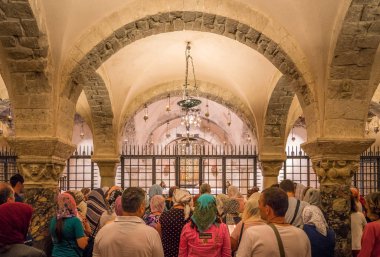 Bari, Apulia, Güney Italya 'da Saint Nicola Bazilikası 'nda Crypt.