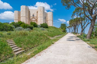 Castel del Monte, Puglia 'da ünlü ortaçağ kalesi, Güney Italya.