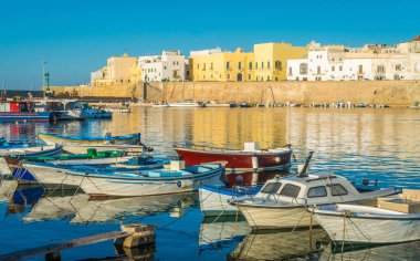 Gelibolu 'da güneşli sabah, Lecce Eyaleti, Puglia (Apulia), Güney Italya.