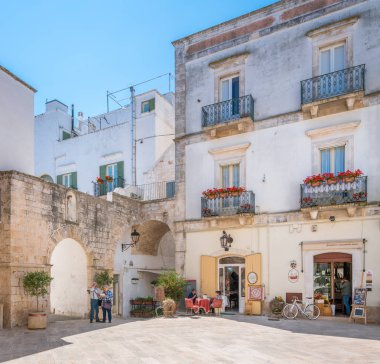 Locorotondo, bari Province, Apulia, Güney Italya manzaralı manzara.