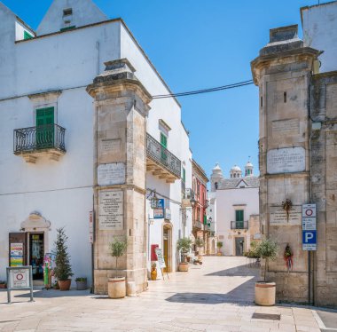 Locorotondo, bari Province, Apulia, Güney Italya manzaralı manzara.