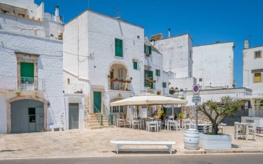 Locorotondo, bari Province, Apulia, Güney Italya manzaralı manzara.