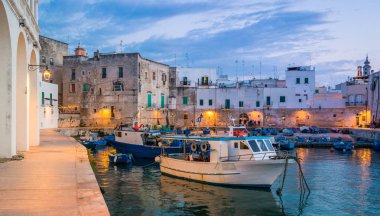 Eski Liman Monopoli at Sunset, bari Province, Puglia (Apulia), Güney Italya.