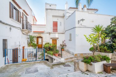Peschici, Foggia Eyaleti, Puglia, Italya manzaralı.